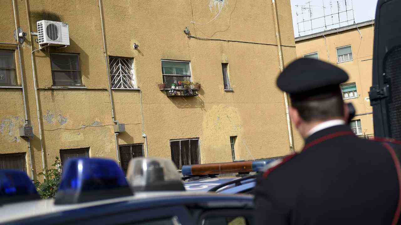 Roccella Ionica sequestra casa compagna arrestato 36enne