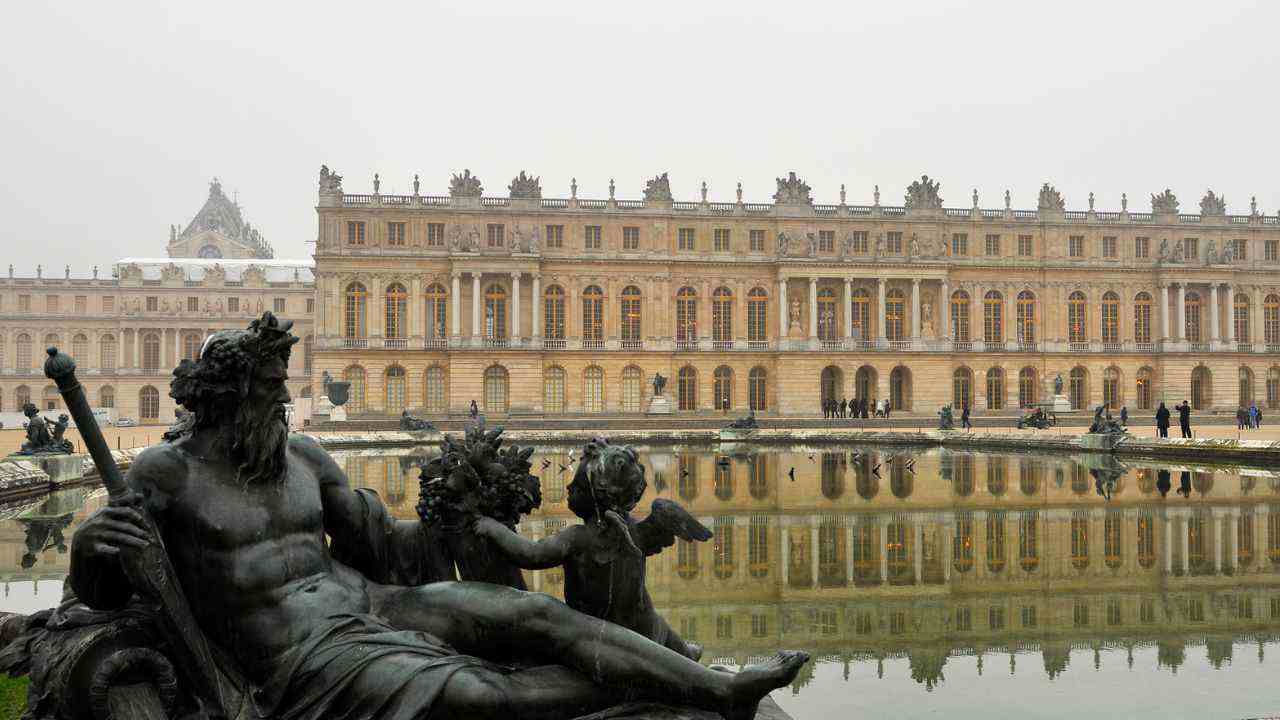 Reggia Versailles igiene lusso sporcizia