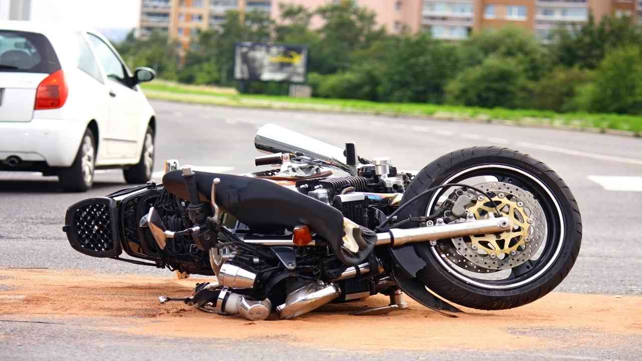 Policoro incidente moto morto 63enne