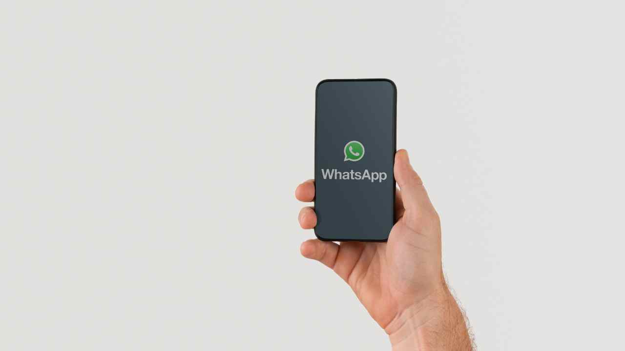 WhatsApp novità messaggi fissati chat aggiornamento
